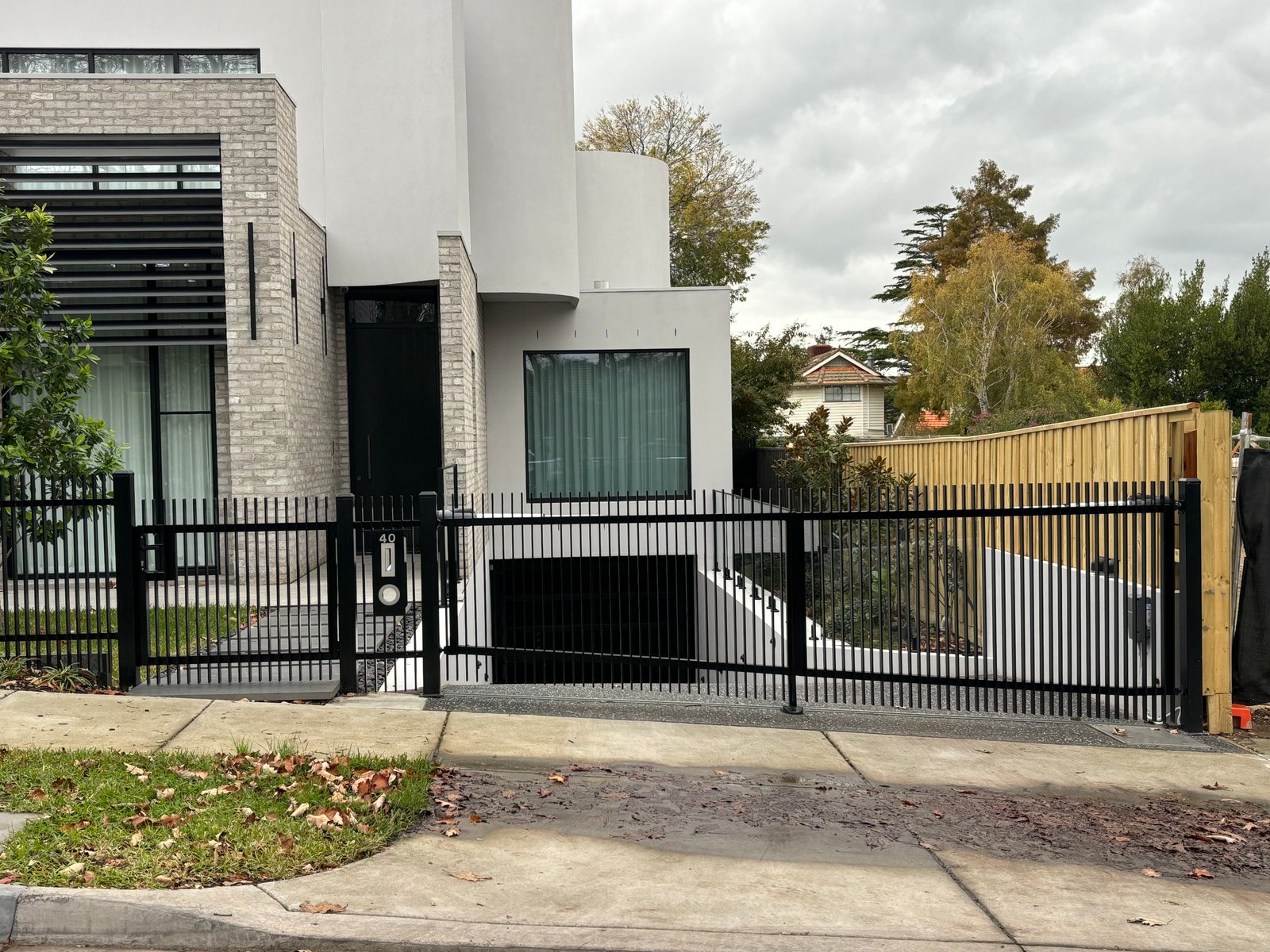 Sliding gate close-up